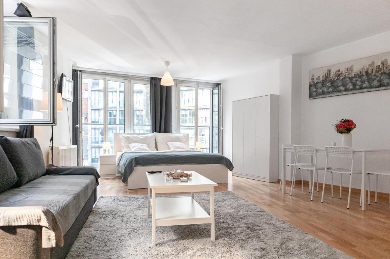 וינה Gasometer Apartment - Designer Building With Amazing View מראה חיצוני תמונה