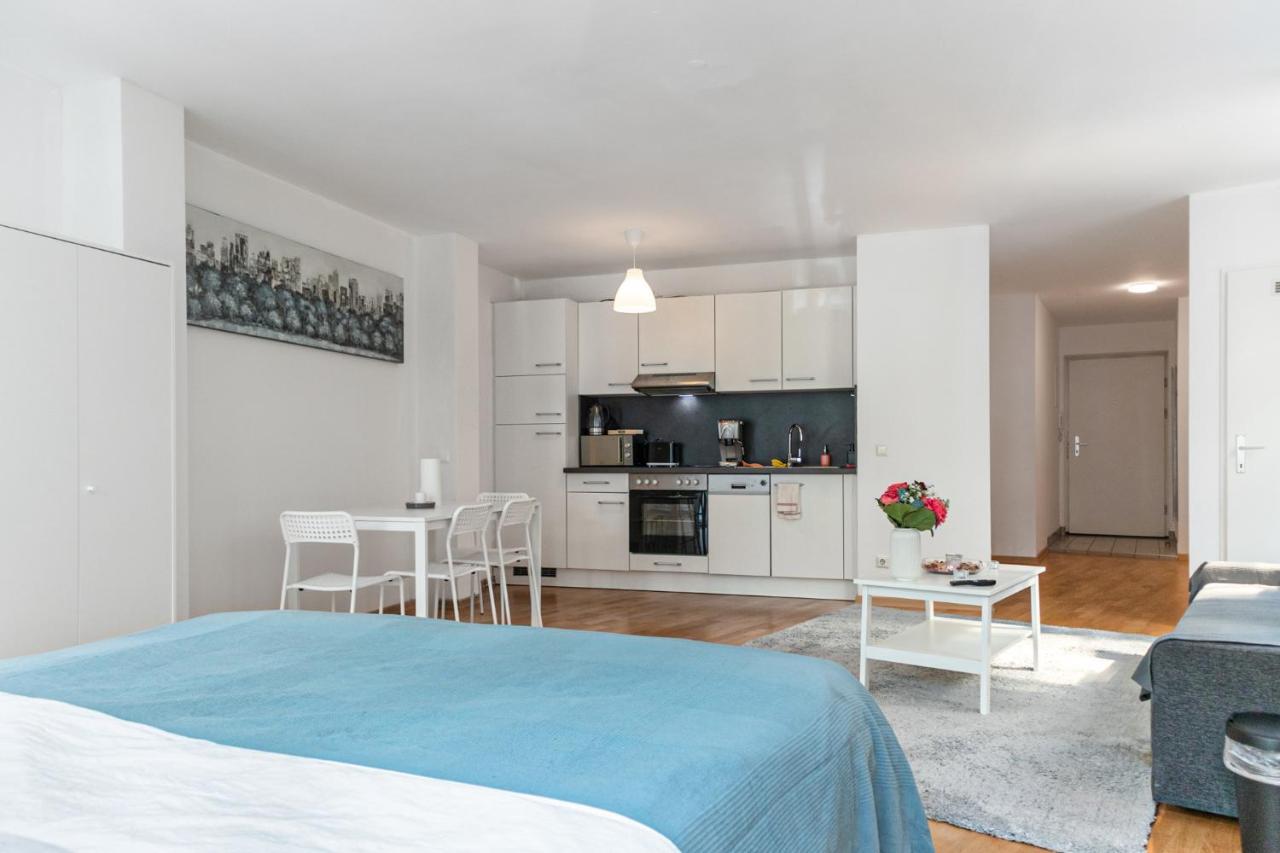 וינה Gasometer Apartment - Designer Building With Amazing View מראה חיצוני תמונה