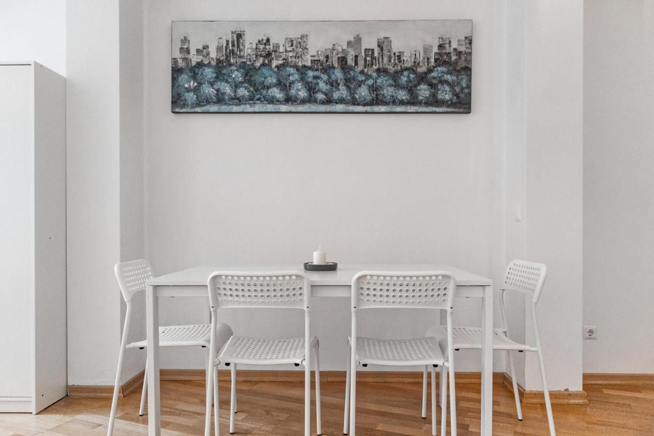 וינה Gasometer Apartment - Designer Building With Amazing View מראה חיצוני תמונה